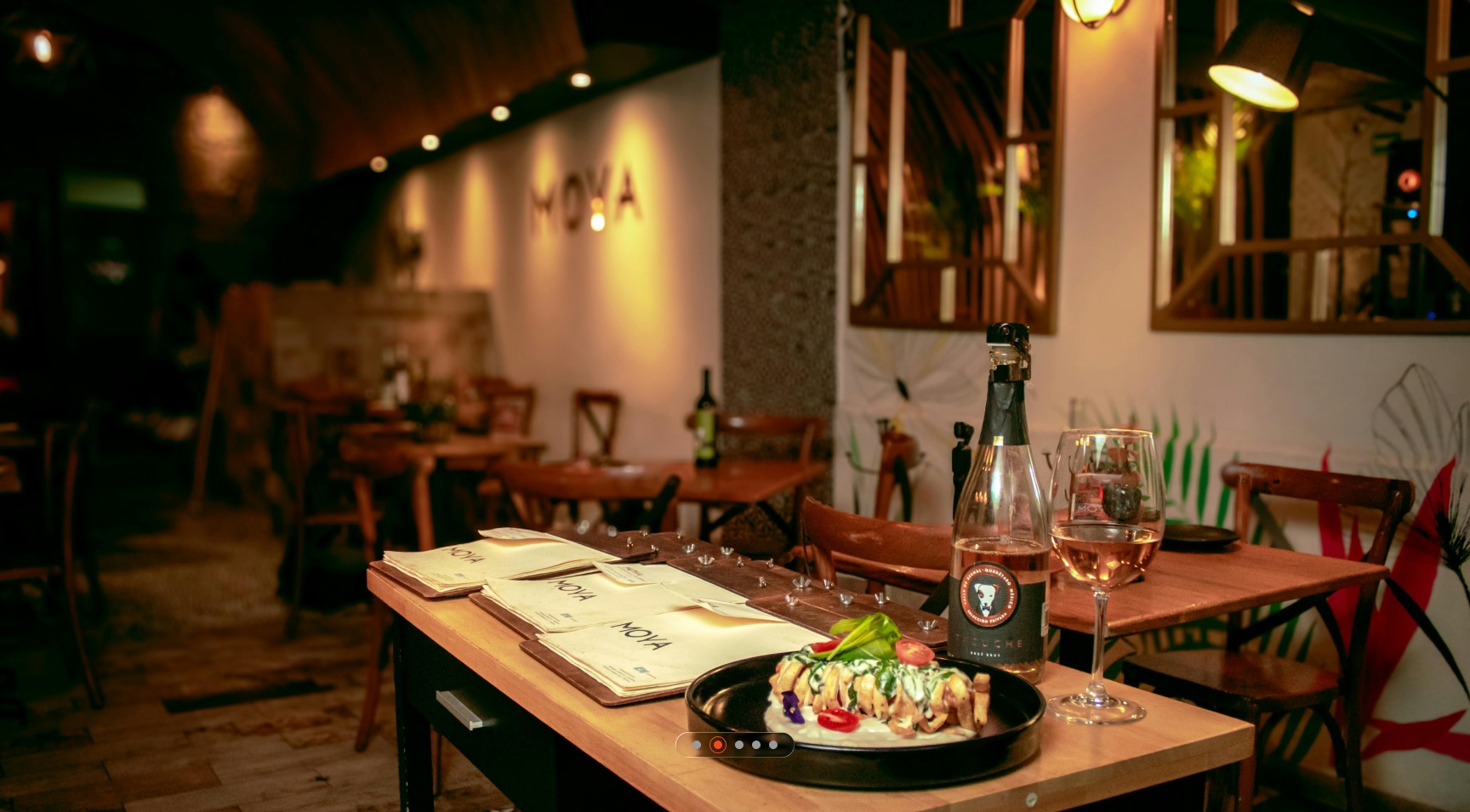 Sixteen Plates restaurant interior